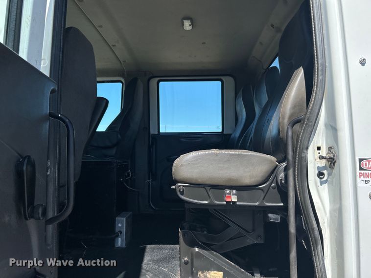 image for item EG1427 2010 International  7400 SBA utility / service truck