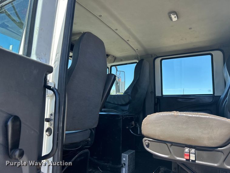 image for item EG1427 2010 International  7400 SBA utility / service truck