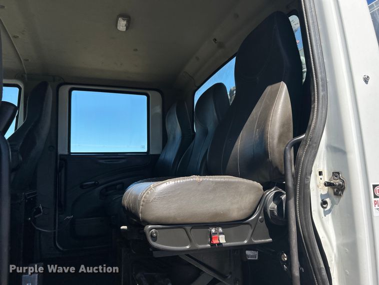 image for item EG1427 2010 International  7400 SBA utility / service truck