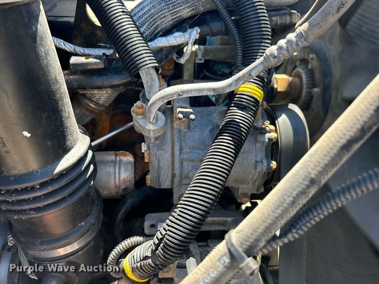 image for item EG1427 2010 International  7400 SBA utility / service truck