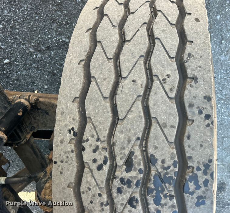 image for item EG1427 2010 International  7400 SBA utility / service truck