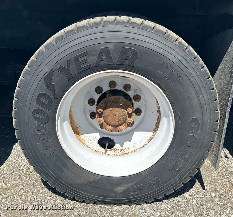 image for item EG1427 2010 International  7400 SBA utility / service truck