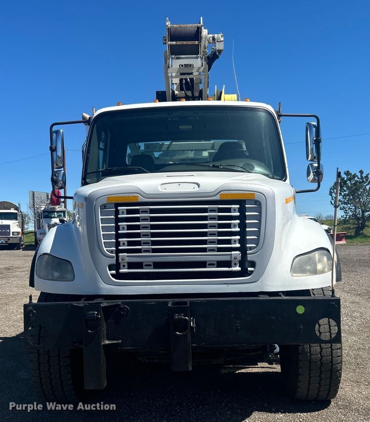 image for item EG1428 2010 Freightliner  Business Class M2 crane truck