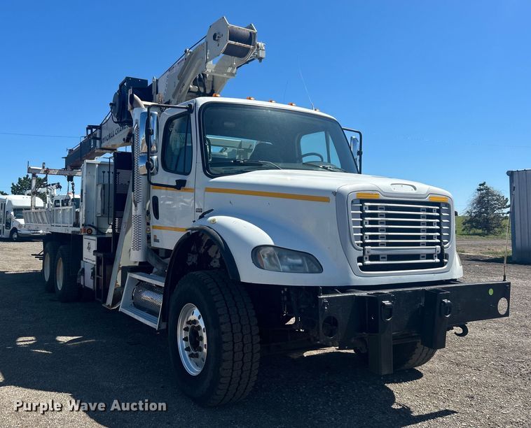 image for item EG1428 2010 Freightliner  Business Class M2 crane truck