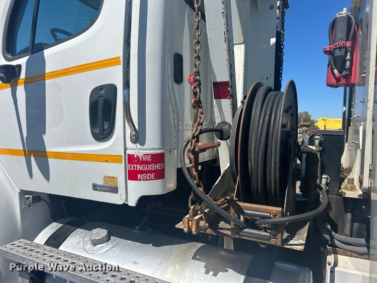 image for item EG1428 2010 Freightliner  Business Class M2 crane truck