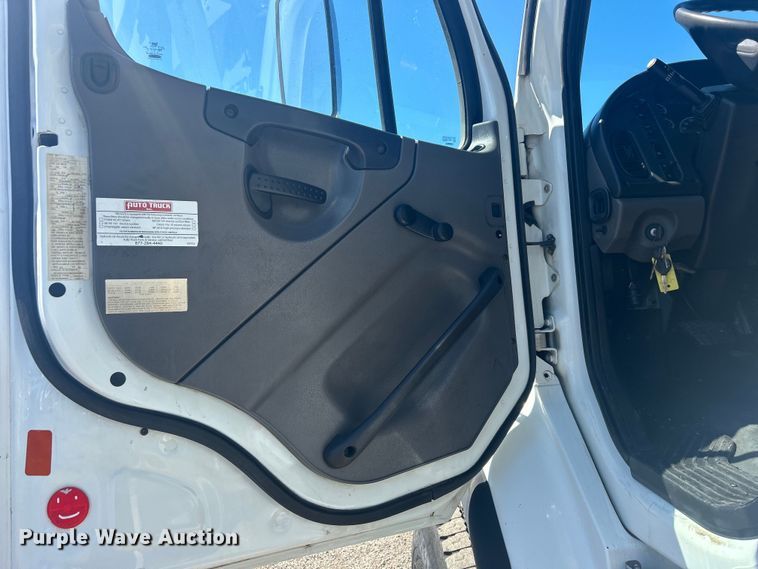 image for item EG1428 2010 Freightliner  Business Class M2 crane truck