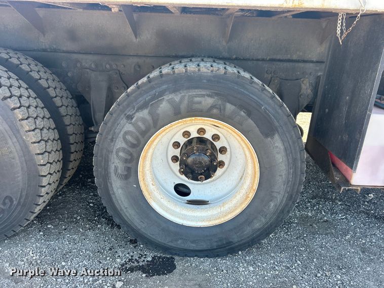 image for item EG1428 2010 Freightliner  Business Class M2 crane truck