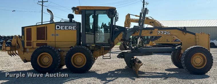 image for item EH3854 2013 John Deere 772G motor grader