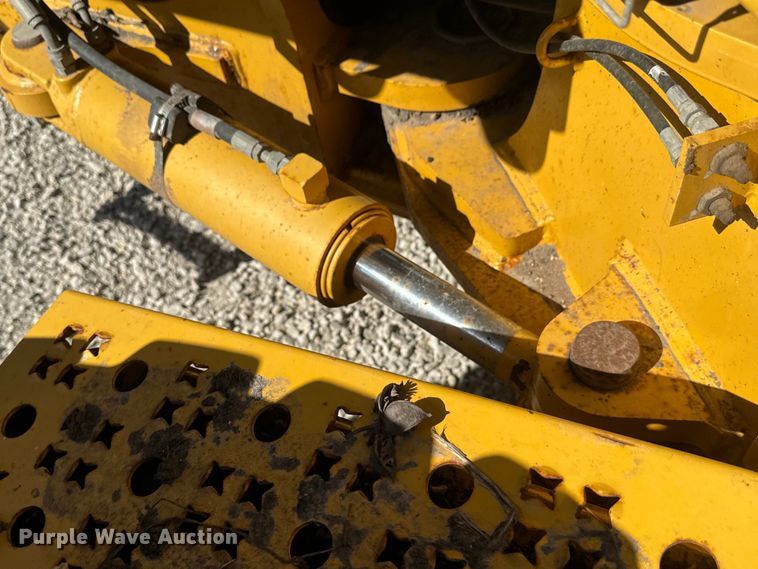 image for item EH3854 2013 John Deere 772G motor grader