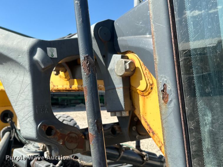 image for item EH3854 2013 John Deere 772G motor grader