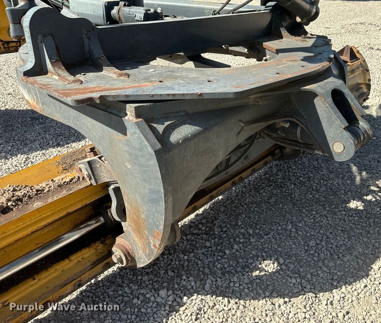 image for item EH3854 2013 John Deere 772G motor grader