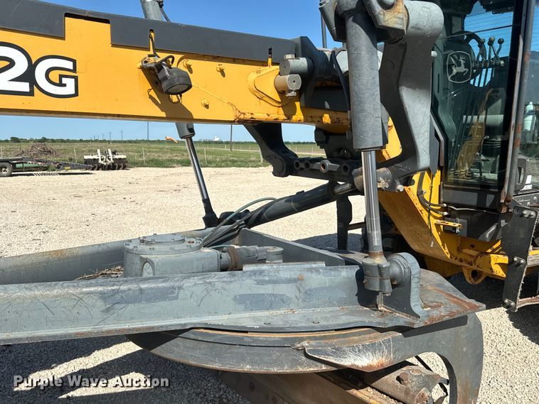 image for item EH3854 2013 John Deere 772G motor grader