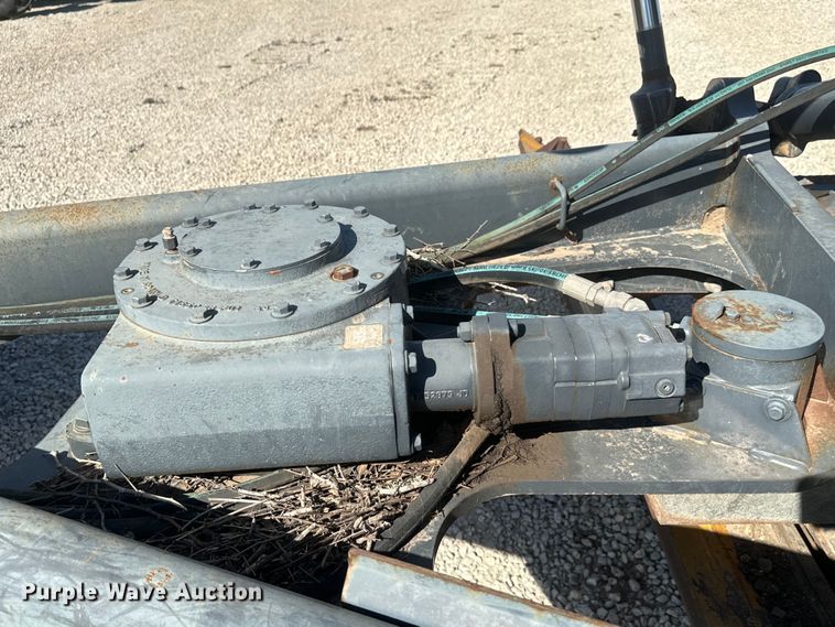 image for item EH3854 2013 John Deere 772G motor grader