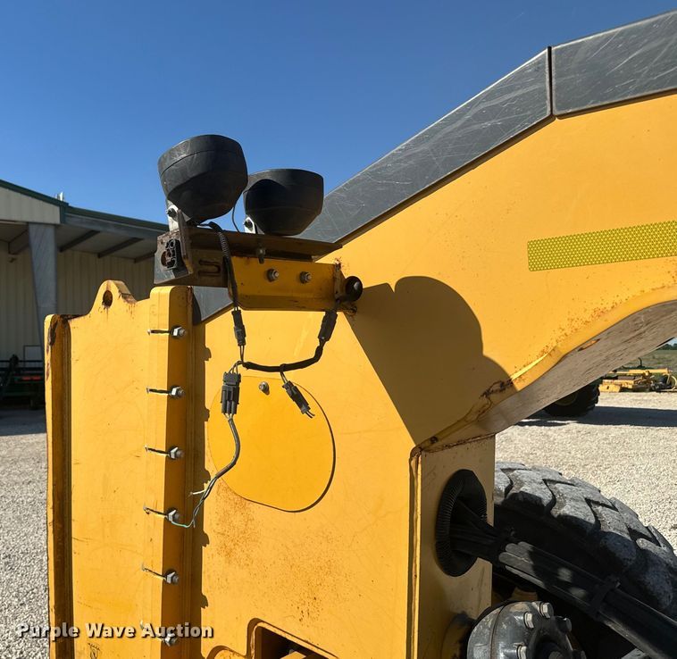 image for item EH3854 2013 John Deere 772G motor grader