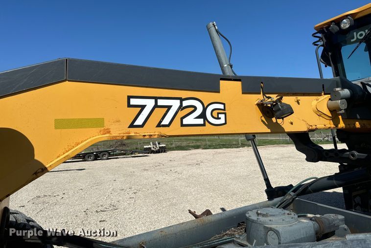 image for item EH3854 2013 John Deere 772G motor grader