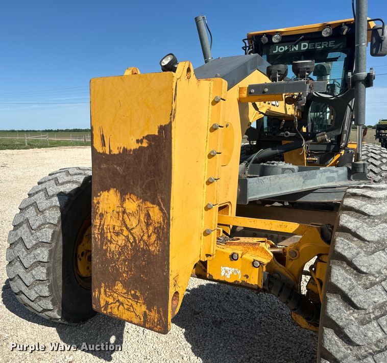 image for item EH3854 2013 John Deere 772G motor grader