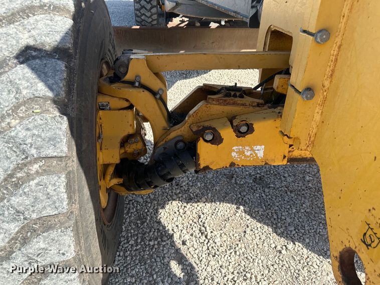 image for item EH3854 2013 John Deere 772G motor grader