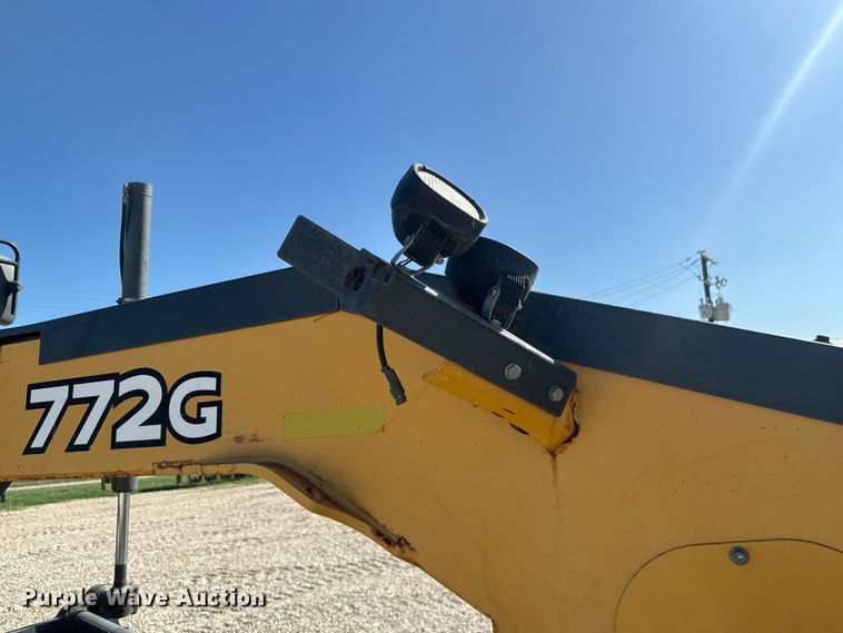 image for item EH3854 2013 John Deere 772G motor grader