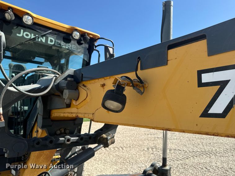 image for item EH3854 2013 John Deere 772G motor grader