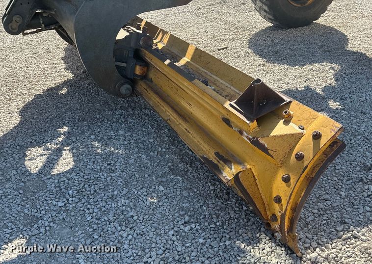 image for item EH3854 2013 John Deere 772G motor grader