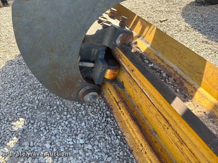 image for item EH3854 2013 John Deere 772G motor grader