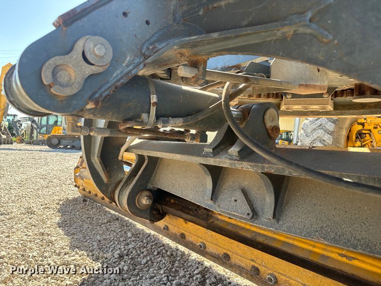 image for item EH3854 2013 John Deere 772G motor grader