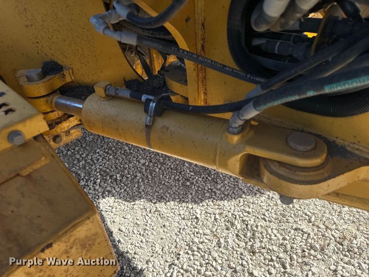 image for item EH3854 2013 John Deere 772G motor grader