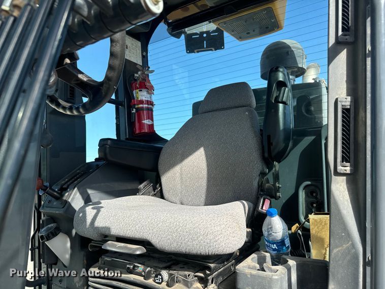 image for item EH3854 2013 John Deere 772G motor grader