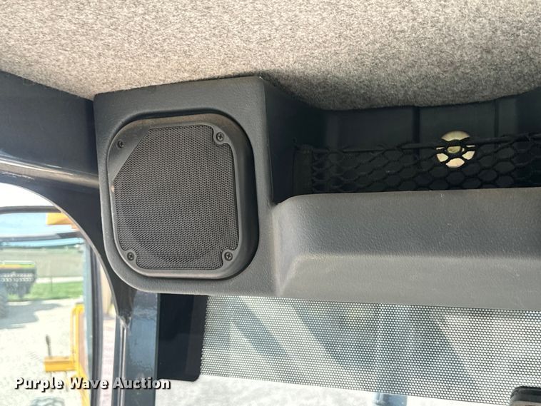 image for item EH3854 2013 John Deere 772G motor grader