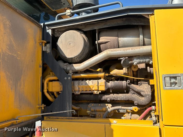 image for item EH3854 2013 John Deere 772G motor grader