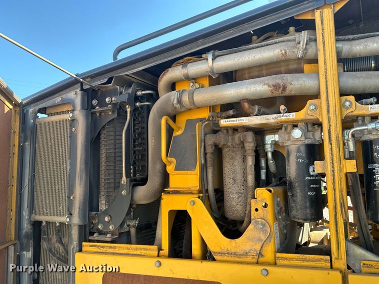 image for item EH3854 2013 John Deere 772G motor grader