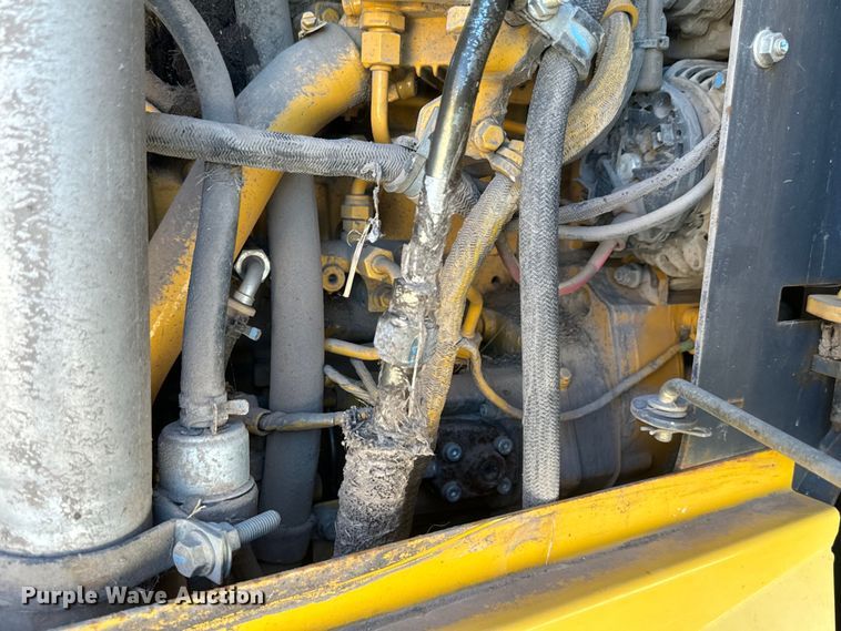 image for item EH3854 2013 John Deere 772G motor grader