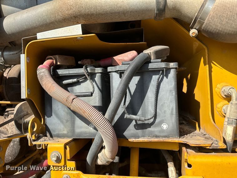 image for item EH3854 2013 John Deere 772G motor grader