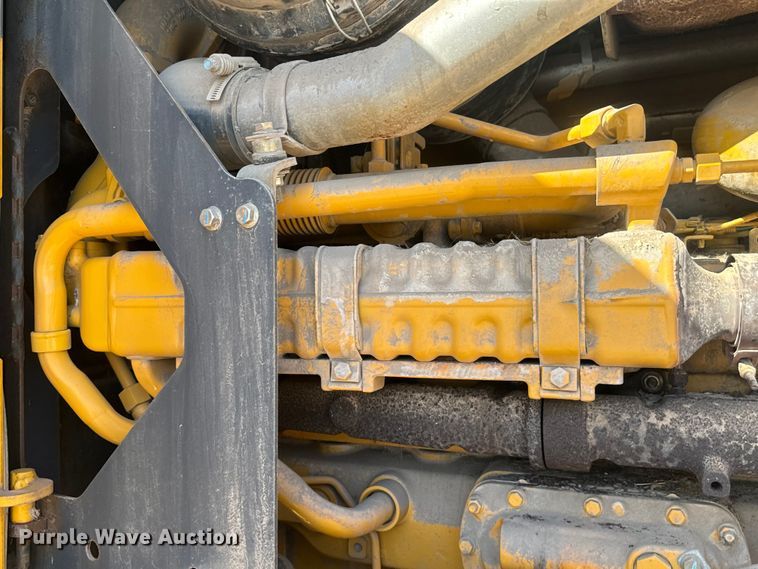 image for item EH3854 2013 John Deere 772G motor grader