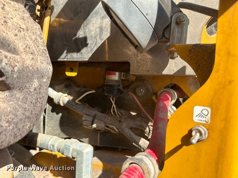 image for item EH3854 2013 John Deere 772G motor grader