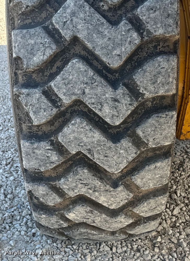 image for item EH3854 2013 John Deere 772G motor grader