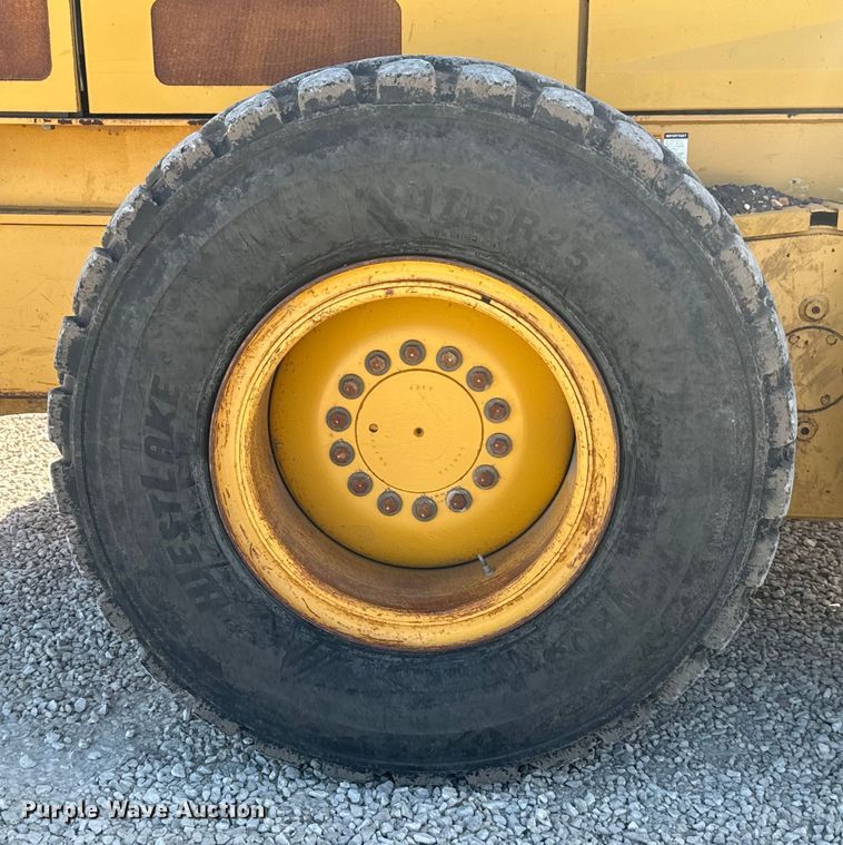 image for item EH3854 2013 John Deere 772G motor grader