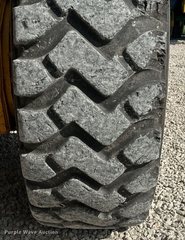 image for item EH3854 2013 John Deere 772G motor grader