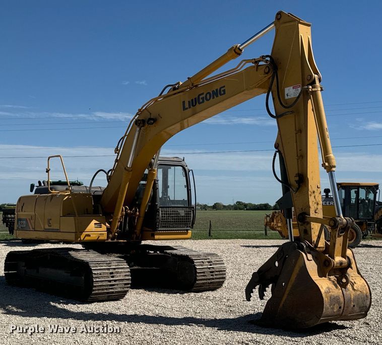 image for item EH3857 2011 LiuGong CLG922D excavator