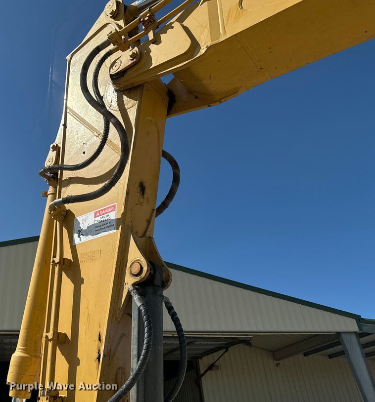 image for item EH3857 2011 LiuGong CLG922D excavator