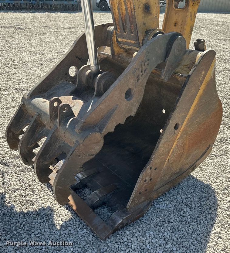 image for item EH3857 2011 LiuGong CLG922D excavator