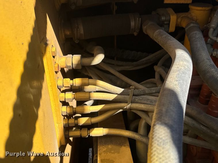 image for item EH3857 2011 LiuGong CLG922D excavator