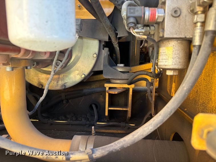 image for item EH3857 2011 LiuGong CLG922D excavator