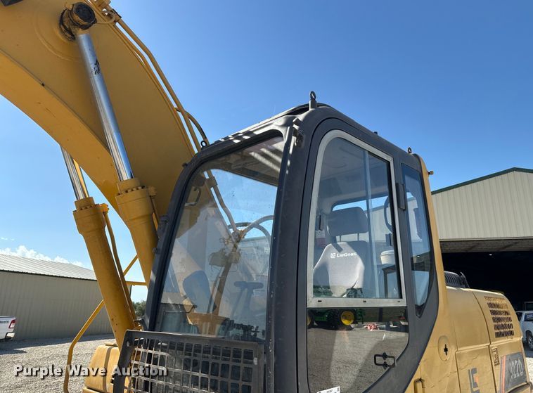 image for item EH3857 2011 LiuGong CLG922D excavator
