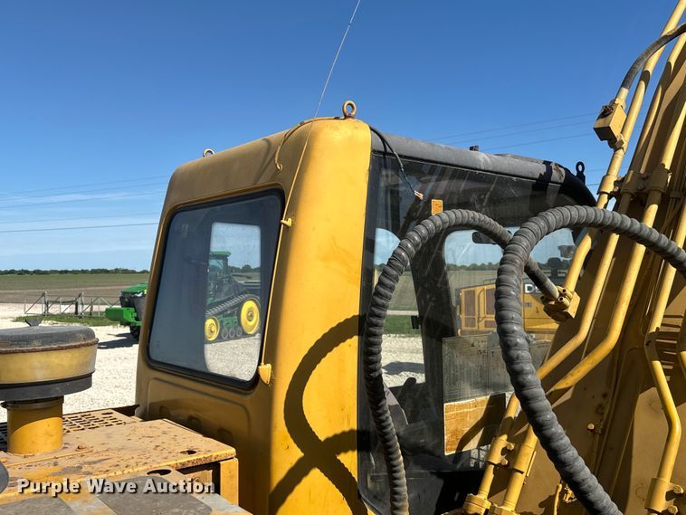 image for item EH3857 2011 LiuGong CLG922D excavator