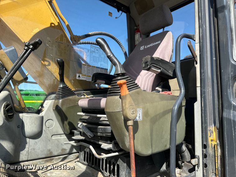 image for item EH3857 2011 LiuGong CLG922D excavator