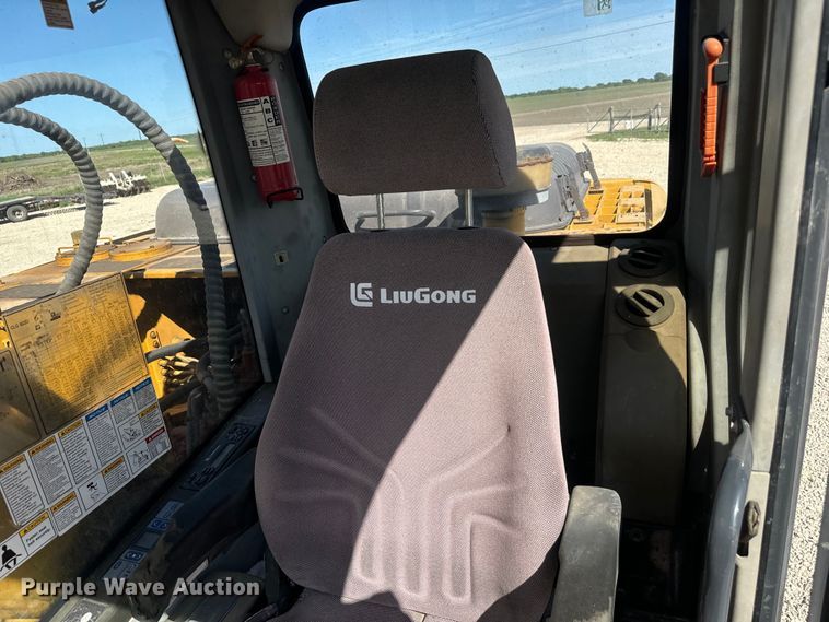 image for item EH3857 2011 LiuGong CLG922D excavator