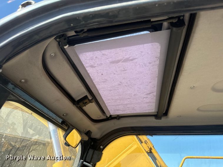 image for item EH3857 2011 LiuGong CLG922D excavator