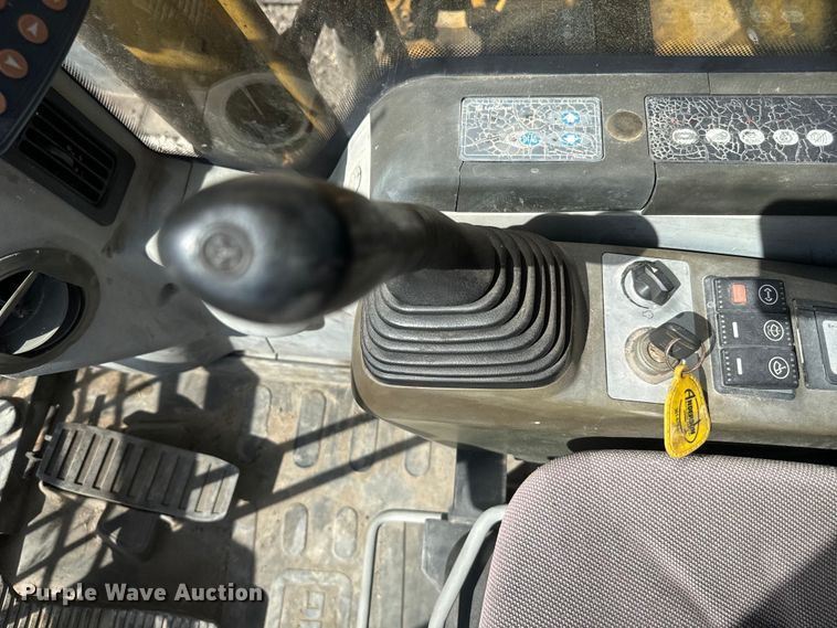 image for item EH3857 2011 LiuGong CLG922D excavator