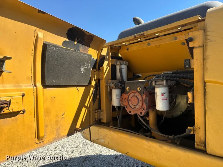 image for item EH3857 2011 LiuGong CLG922D excavator